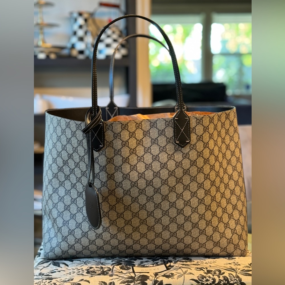 Gucci reversible leather tote